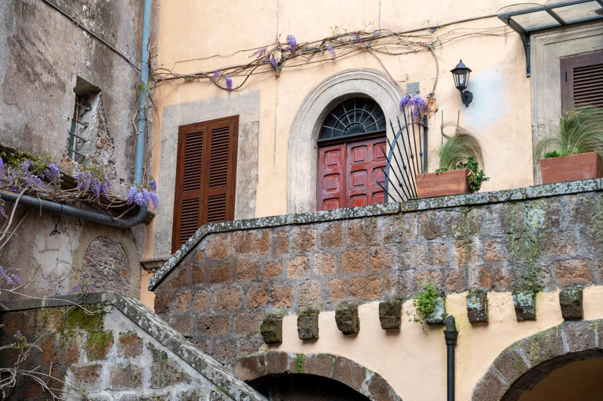 Centralissima Maison Di San Francesco, Unica E Accogliente! Sutri Eksteriør bilde